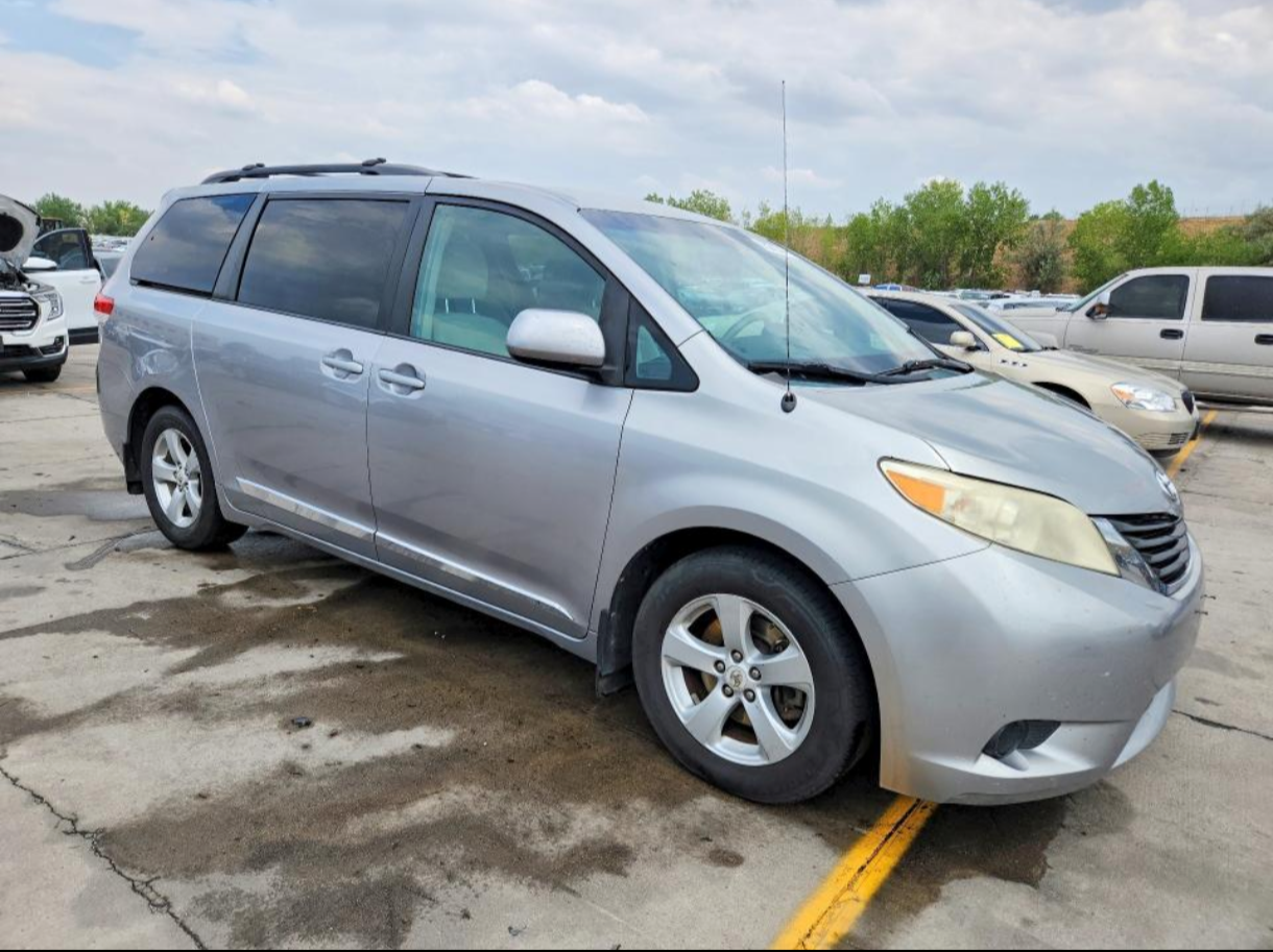 2012 Toyota Sienna LE