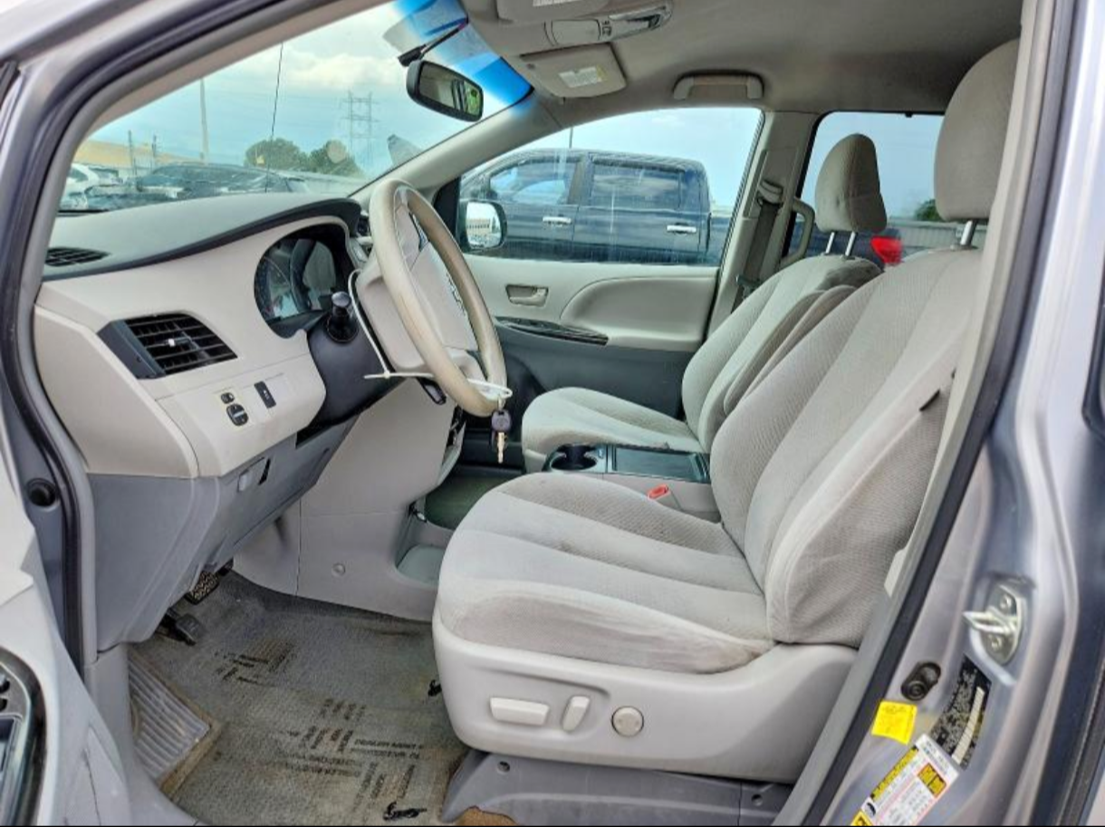 2012 Toyota Sienna LE
