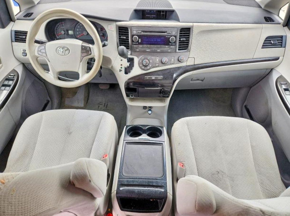 2012 Toyota Sienna LE